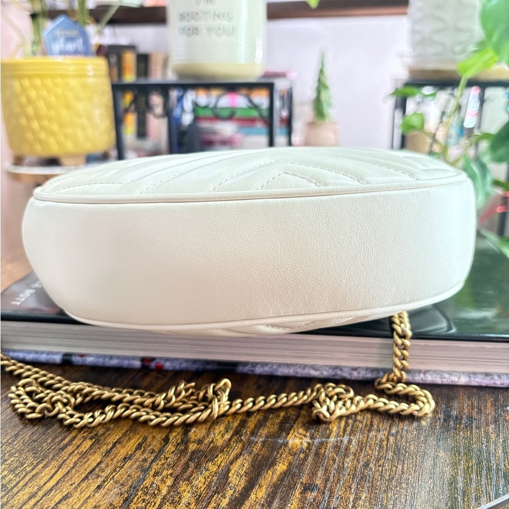 Gucci GG Marmont Chevron Crossbody Mini Half Moon Bag in Cream - Picture 11 of 11